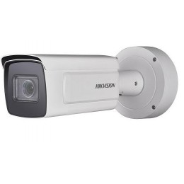 8Мп мережева відеокамера Hikvision з моторизованим об'єктивом і Smart функціями